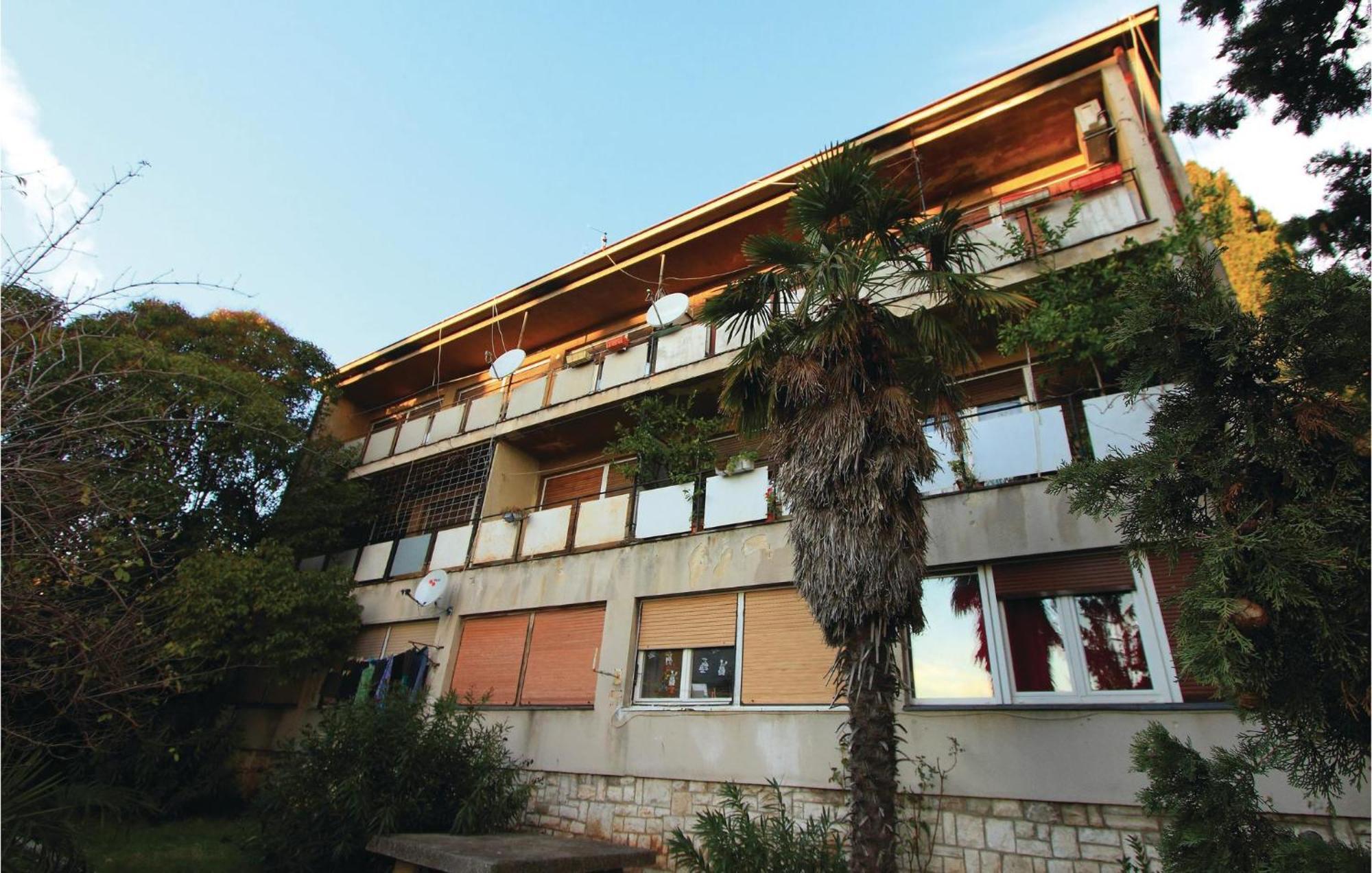 1 Bedroom Awesome Apartment In Pula Exterior foto