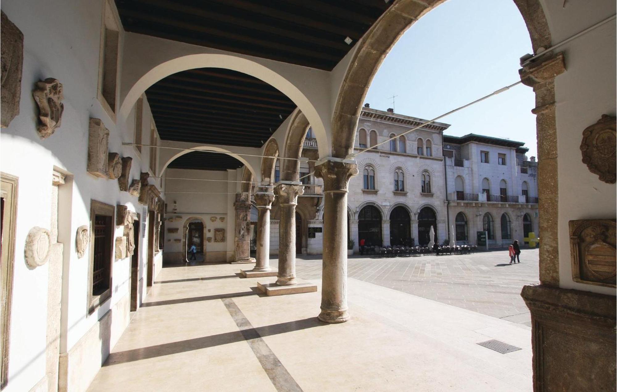 1 Bedroom Awesome Apartment In Pula Exterior foto